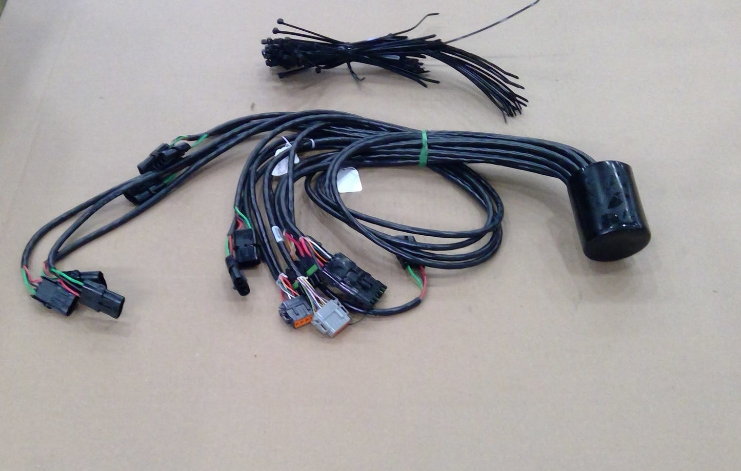 New OEM Genuine John Deere Wiring Harness, Part # AA66043