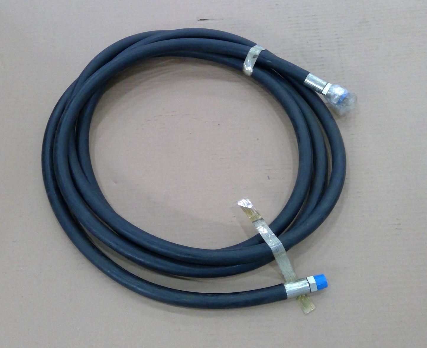 New OEM Genuine John Deere Hose, Part # AH127697