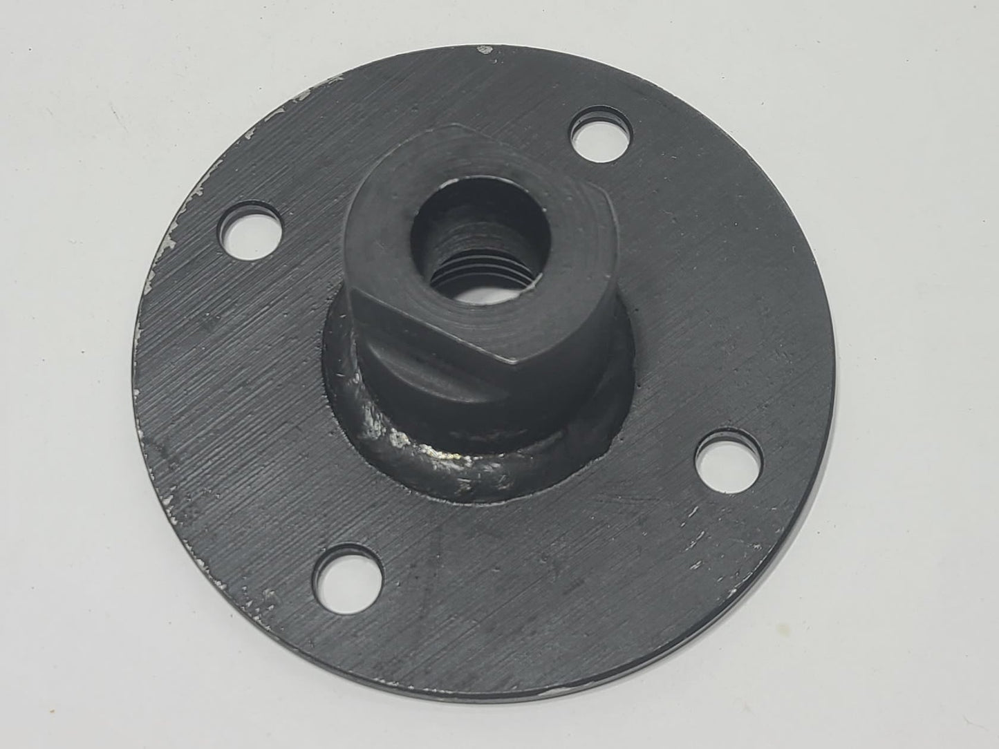 New OEM Genuine John Deere Hub, Part # AM103498