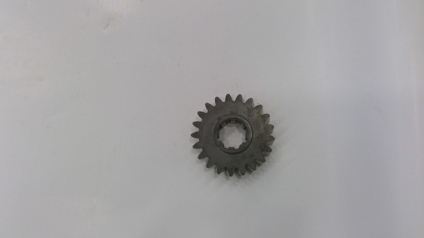 New OEM Genuine John Deere Gear, Part # CC103315