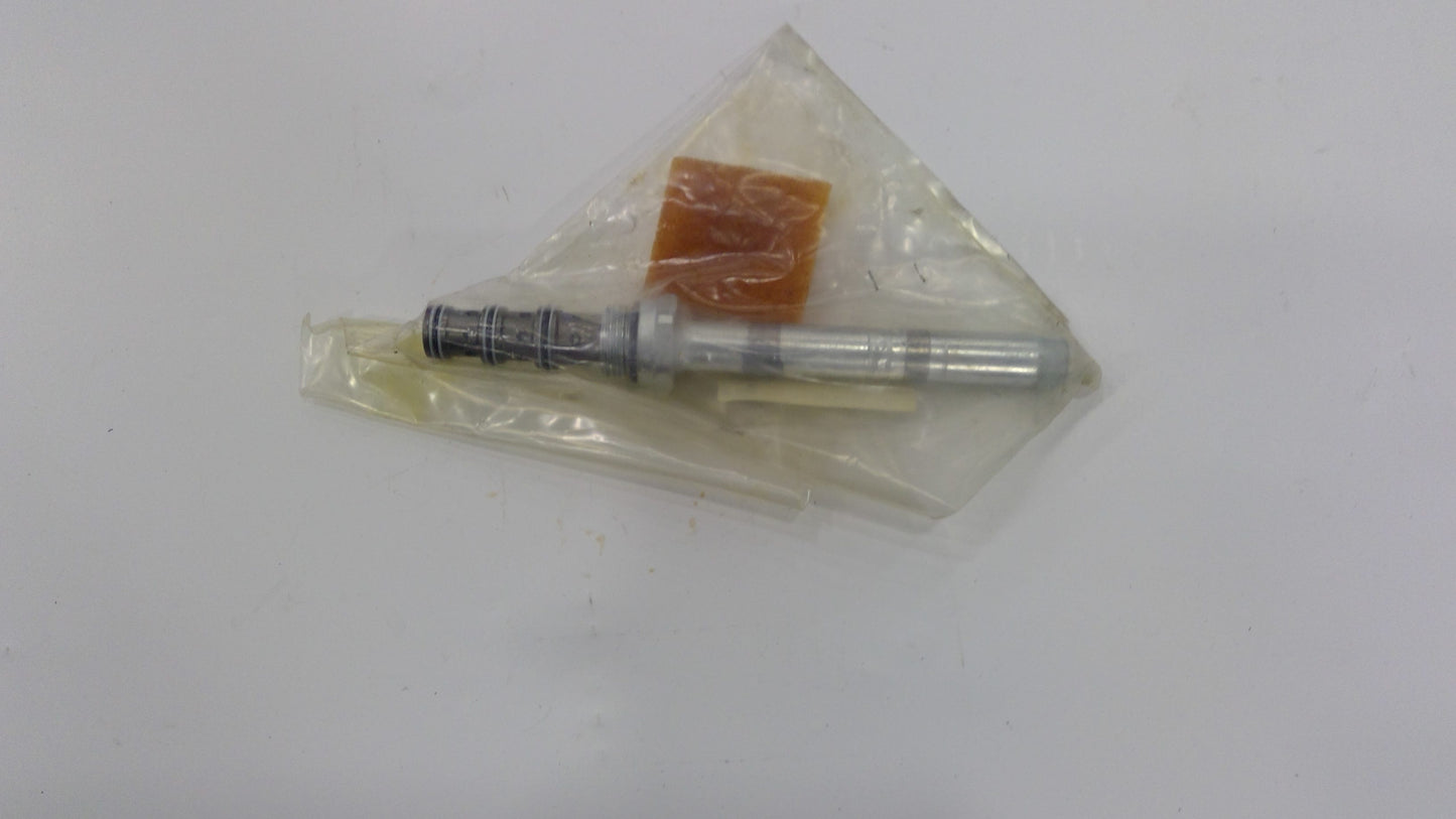 New OEM Genuine John Deere Solenoid Valve, Part # DC203010