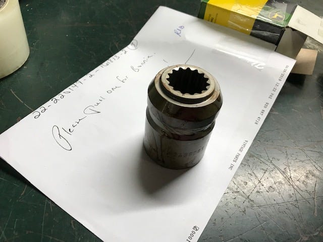 New OEM Genuine John Deere Coupling, Part # F436325