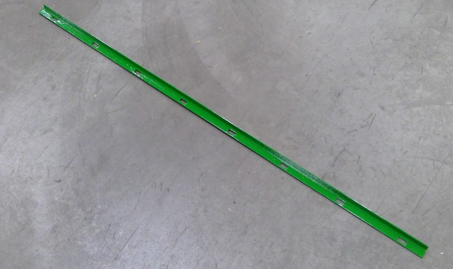 New OEM Genuine John Deere Stripper, Part # H203073