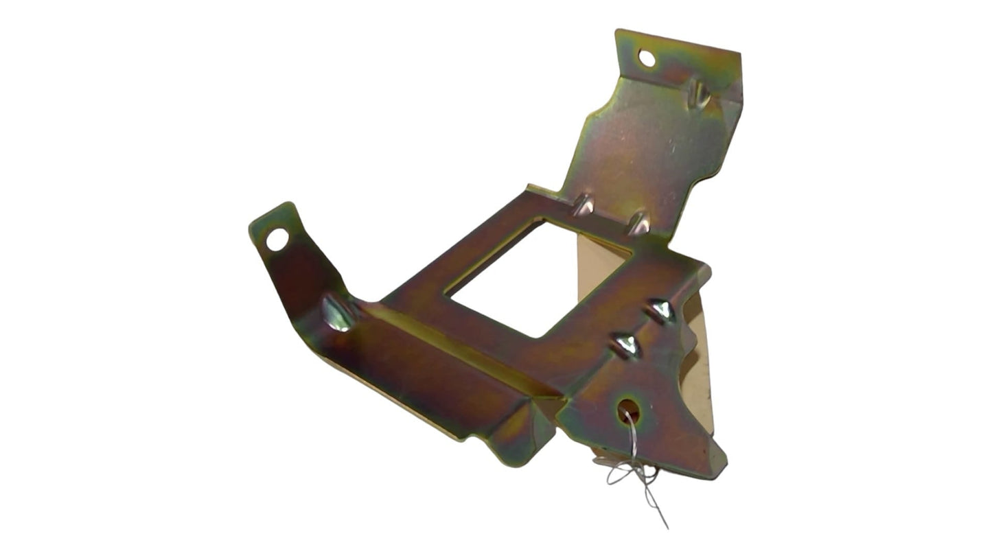 New OEM Genuine John Deere Deflector, Part # M134923