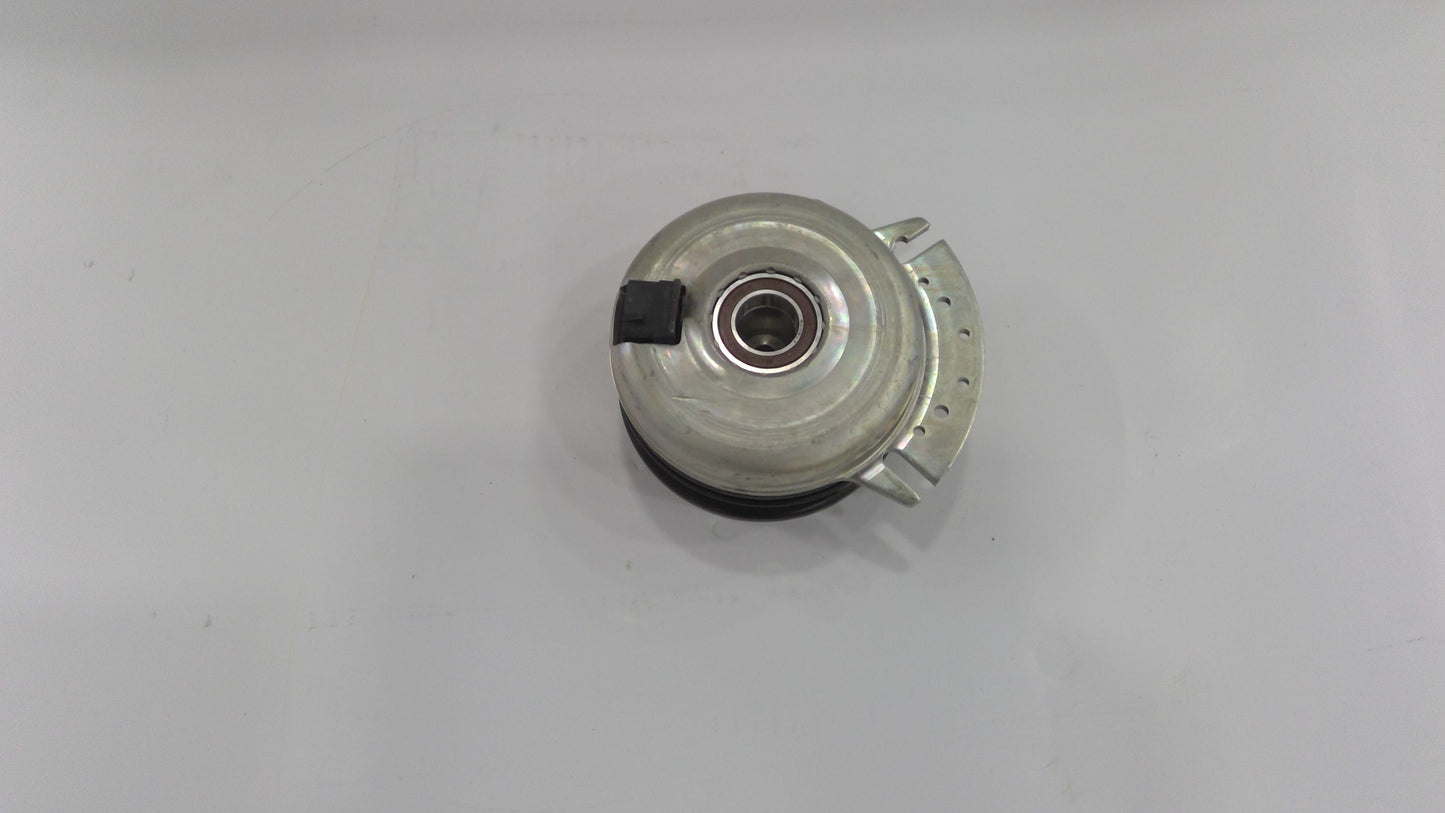 New OEM Genuine John Deere Clutch, Part # M135235