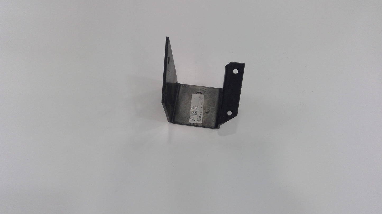 New OEM Genuine John Deere Bracket, Part # M86566