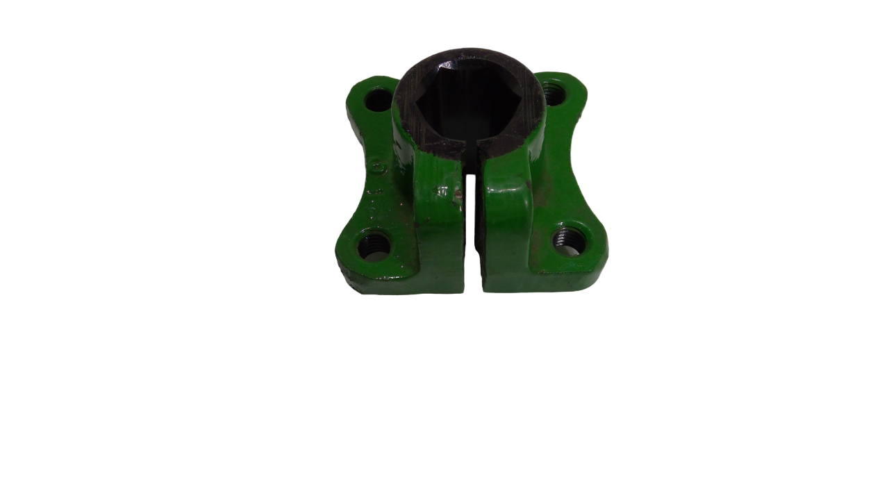 New OEM Genuine John Deere Hub, Part # N104272