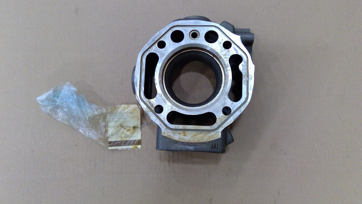 New OEM Genuine John Deere Manifold, Part # R121751