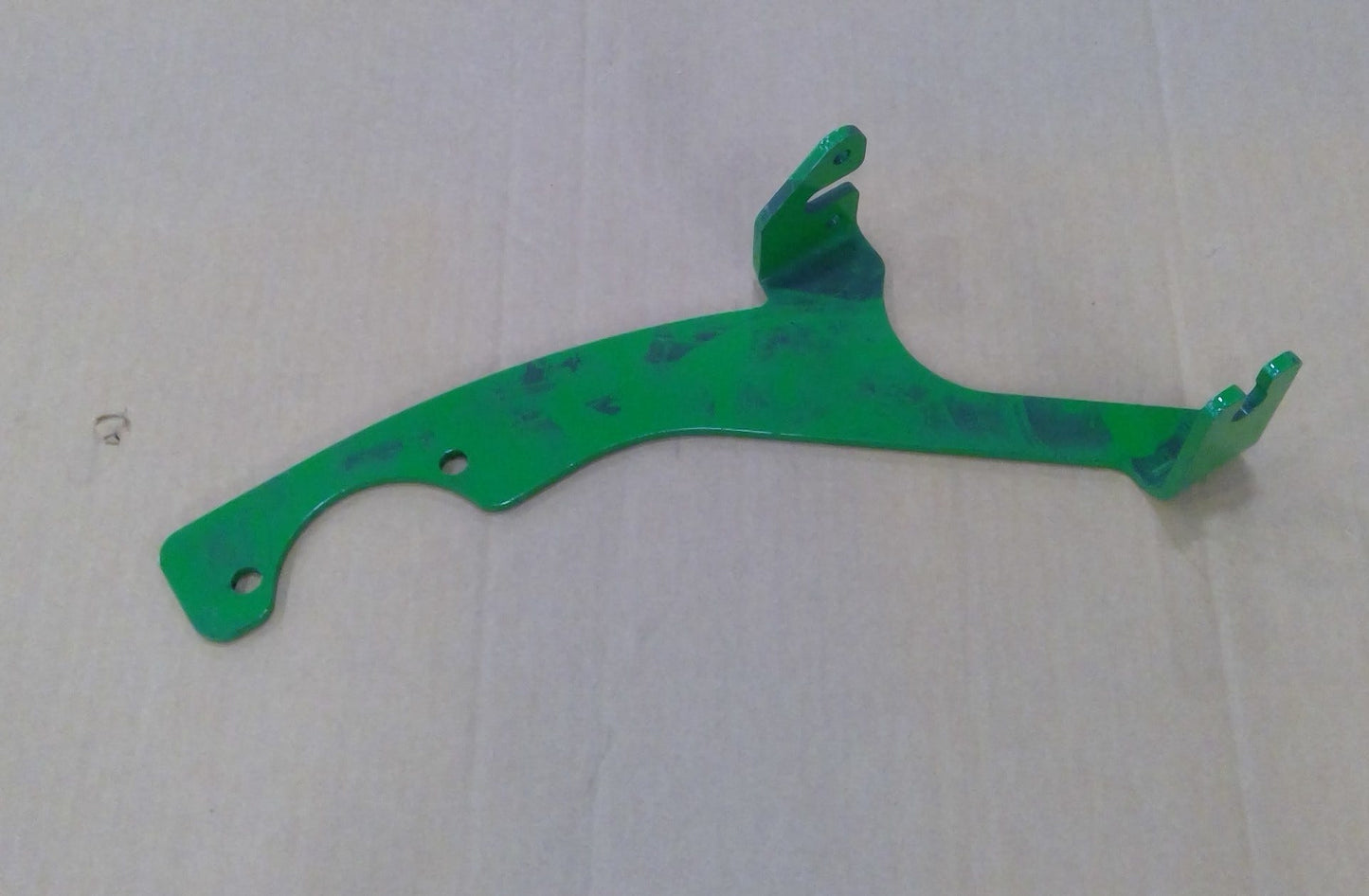 New OEM Genuine John Deere Bracket, Part # R150538