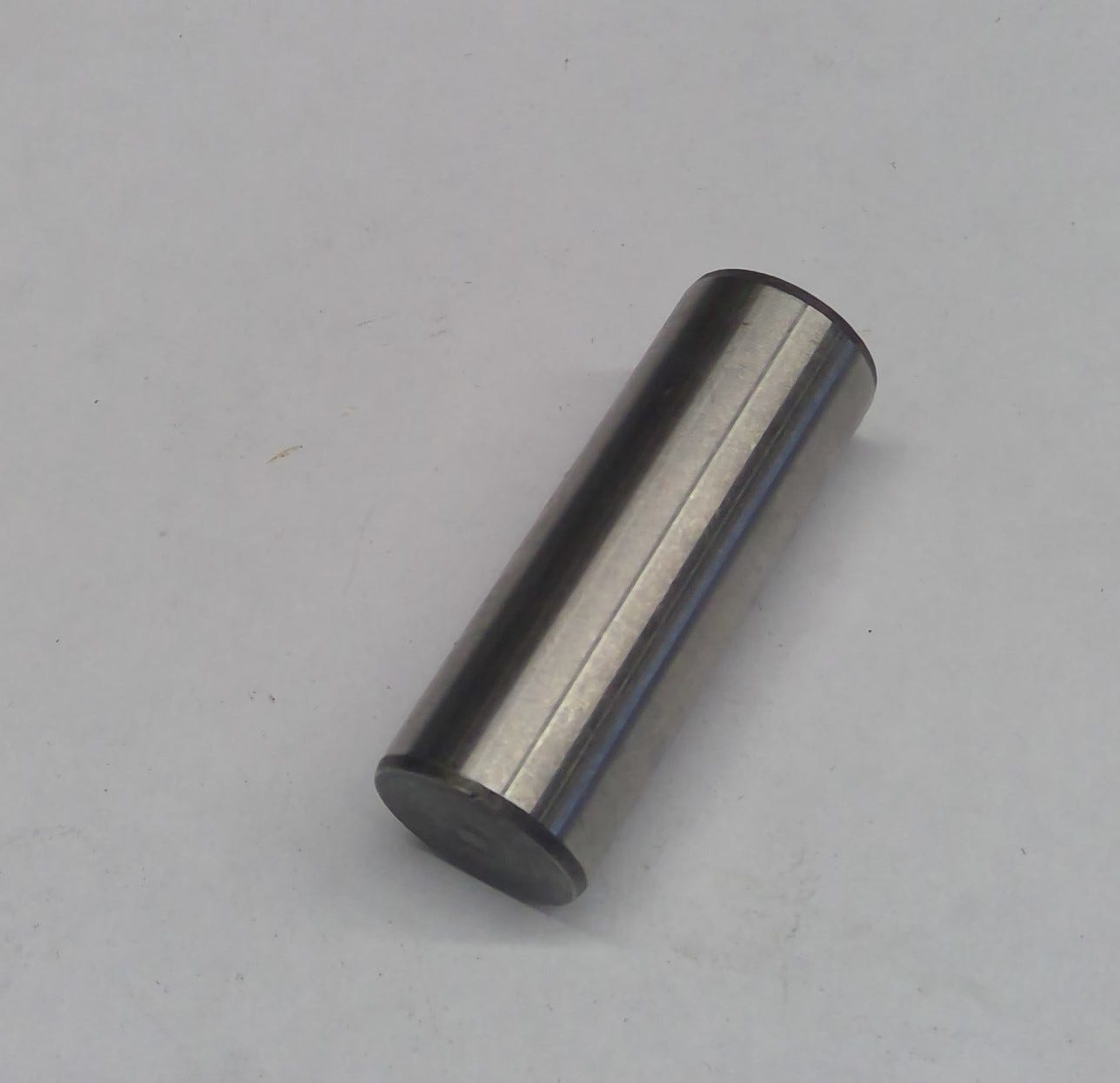 New OEM Genuine John Deere Dowel Pin, Part # R39327