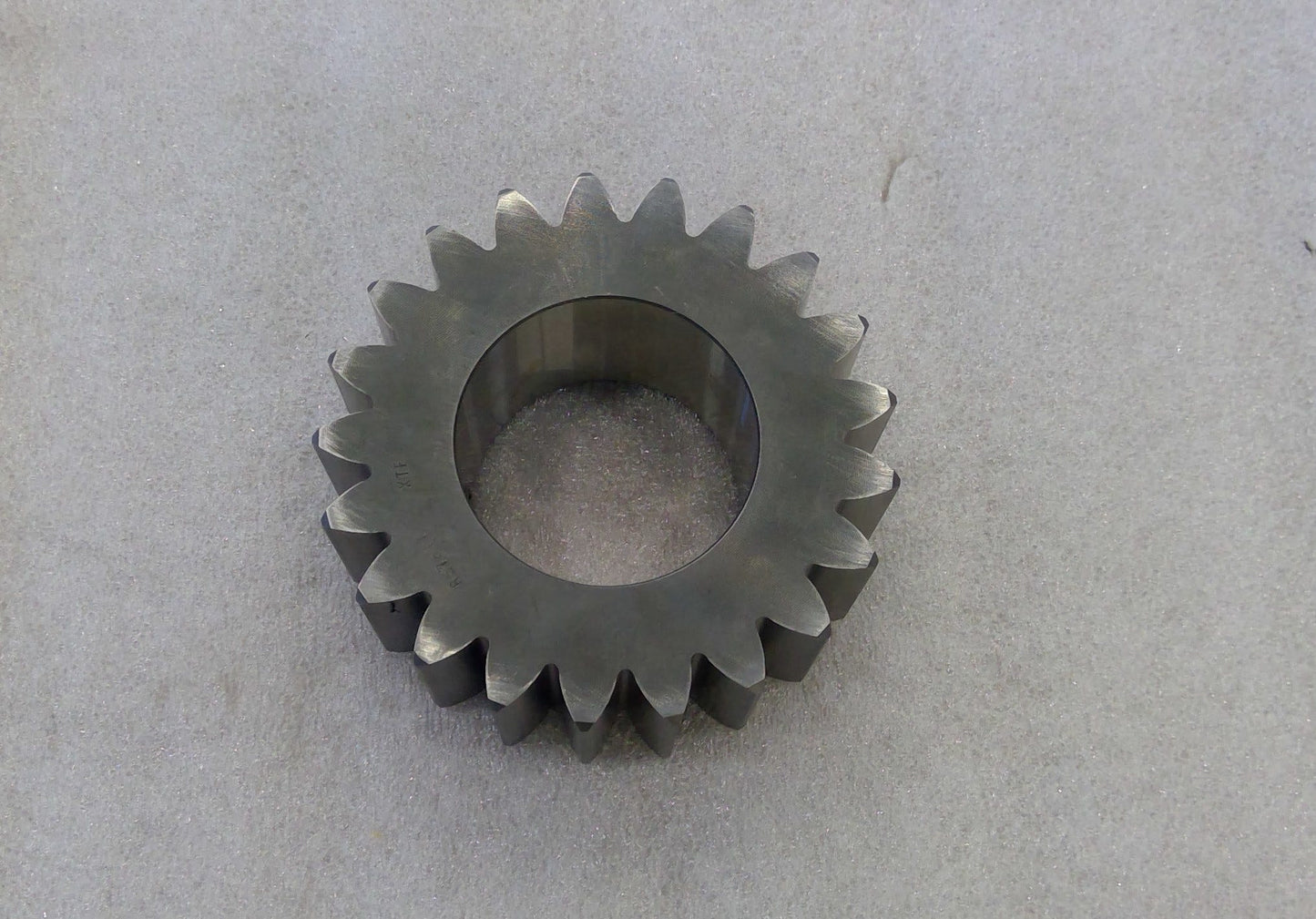 New OEM Genuine John Deere Pinion, Part # R57817