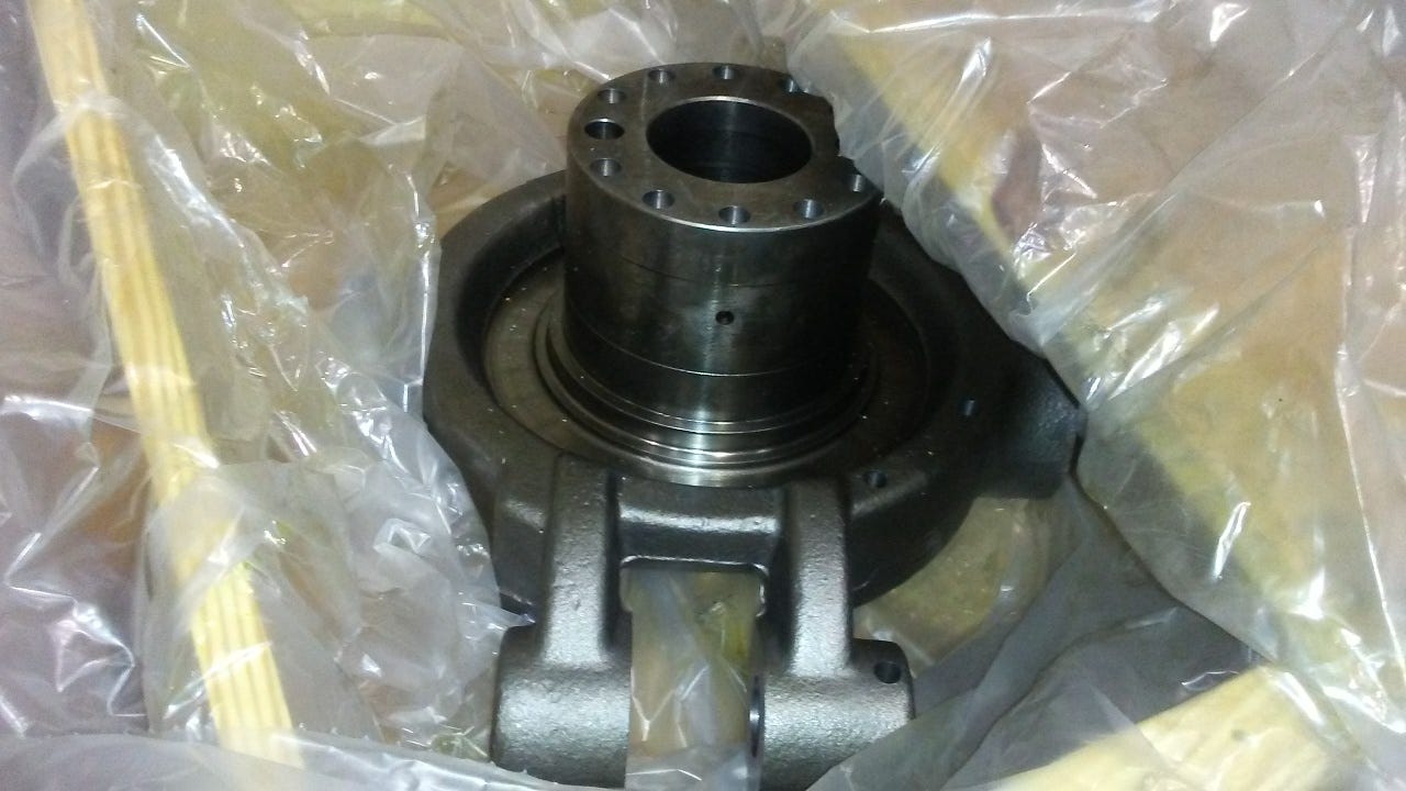 New OEM Genuine John Deere Housing, Part # R59901