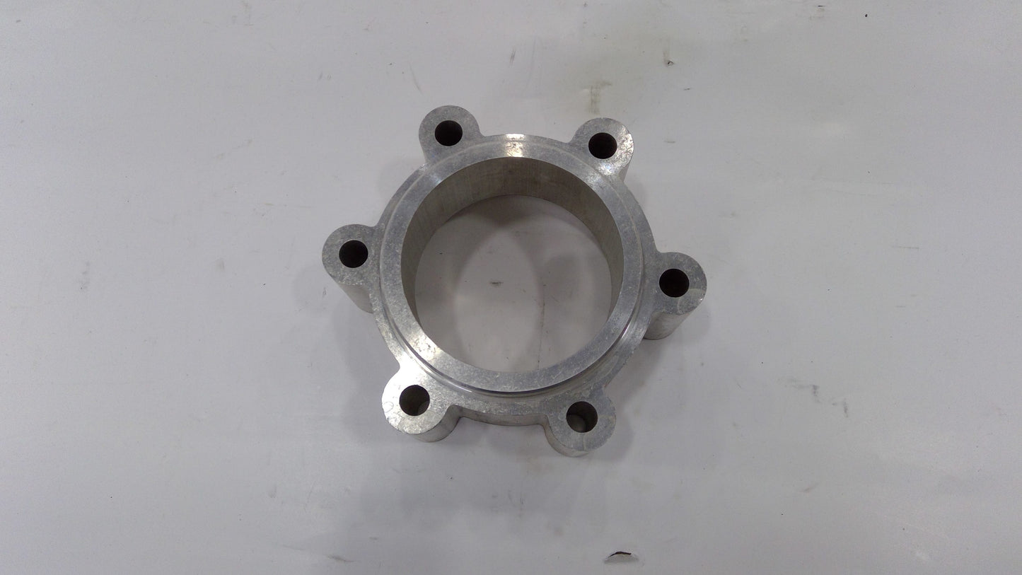 New OEM Genuine John Deere Hub, Part # T201631