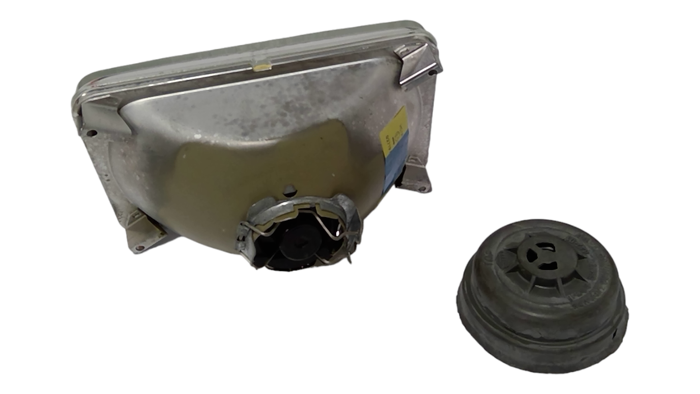 New OEM Genuine CNHi, Headlight - Part # 1333295C1