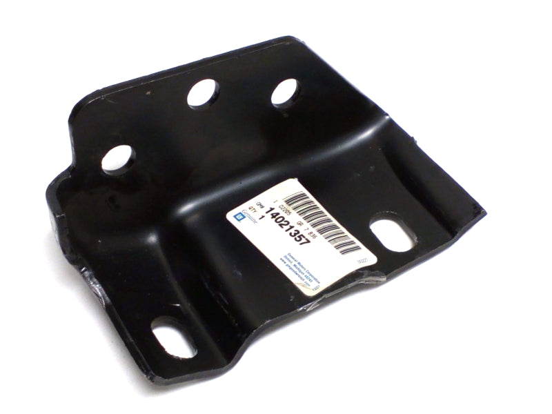 New OEM 1981-1987 Chevrolet Suburban, Blazer Rear Bumper Face Bar Brace Left, Part # 14021357