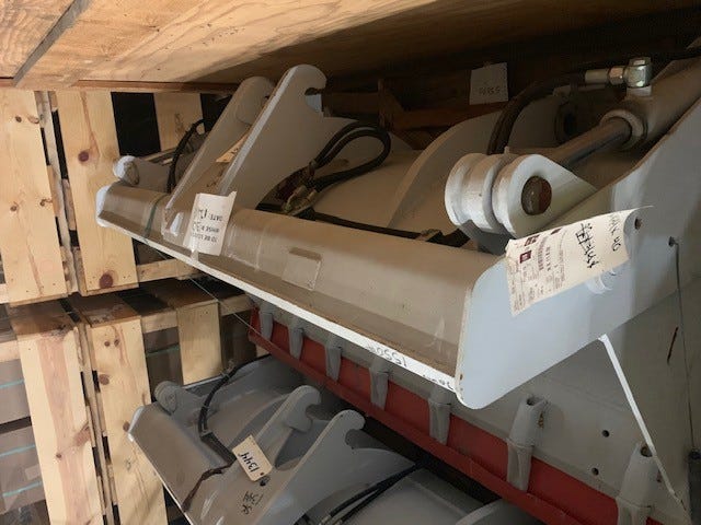 New OEM Genuine CNHi, Bucket - Part # 2813044