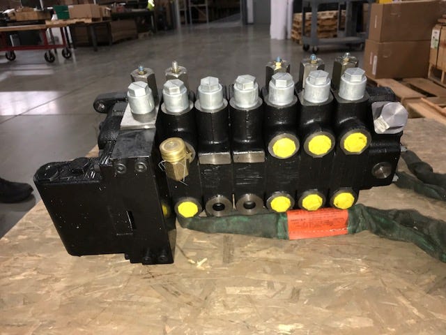 New OEM Genuine CNHi, Distributor - Part # 391424A1