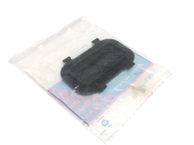 New OEM 1988-1998 Chevrolet K1500 Pickup, GMC Master Cylinder Cap, Part # 18002375
