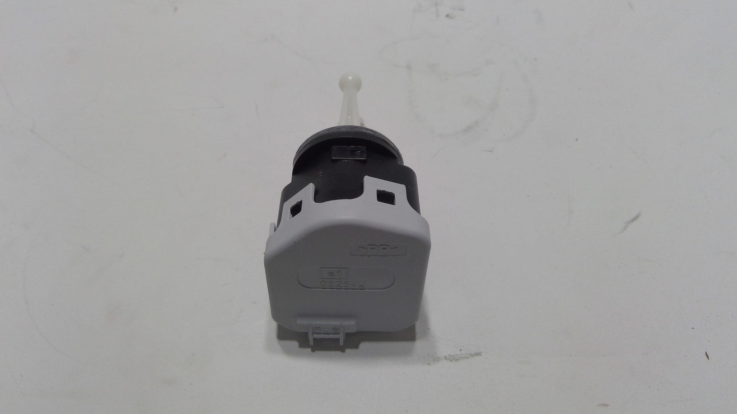 New 2002-2006 Fits Chrysler Sprinter 2500 Motor-Headlamp Leveling - Part # 5103688AA