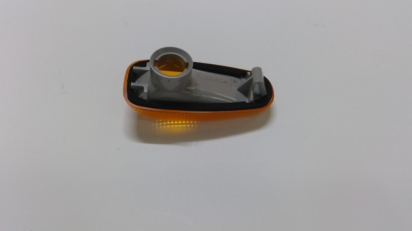 New 2002-2005 Fits Chrysler Sprinter 2500 None-Turn Signal - Part # 5103935AA