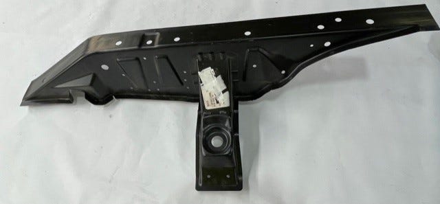 New 2002-2006 Fits Chrysler Sprinter 2500 Support-Under Body Hold Down - Part # 5104049AA