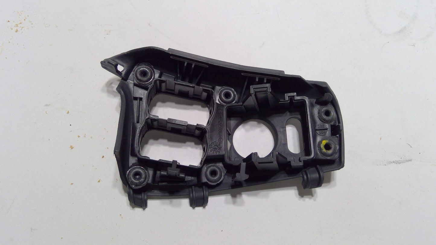 New 2002-2006 Fits Chrysler Sprinter 2500 Bezel-Power Window/Door Lock Swit - Part # 5123790AA