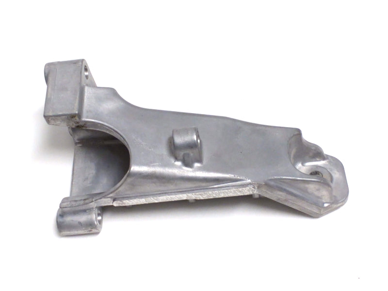 New OEM 1999-2000 Chevrolet Tracker Motor Transmission Bracket Right, Part # 30021689