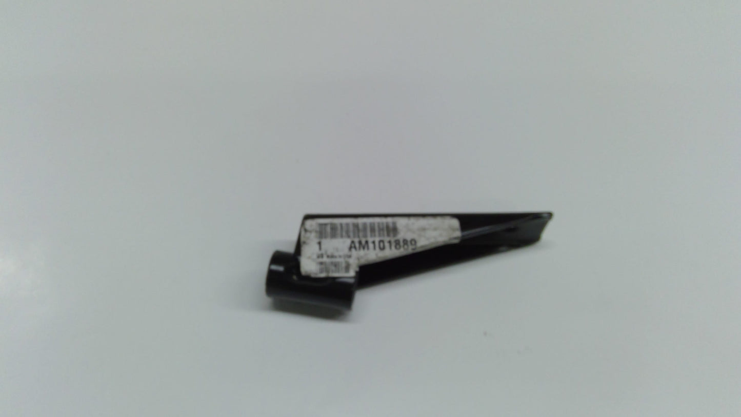 New OEM Genuine John Deere Bracket, Part # AM101889