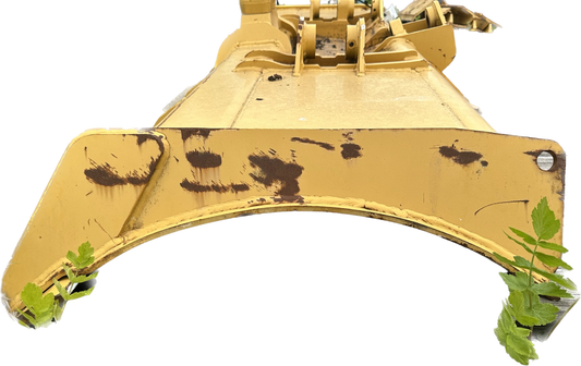 New OEM Genuine John Deere Dozer Blade, Part # AT162021