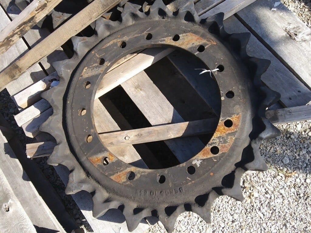 New OEM Genuine John Deere Chain Sprocket, Part # AT205126