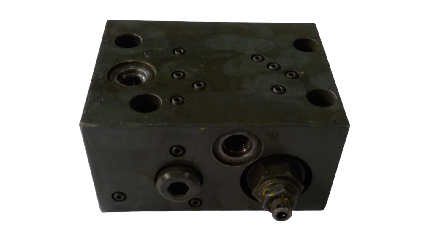 New OEM Genuine John Deere Regulator, Part # AT277598