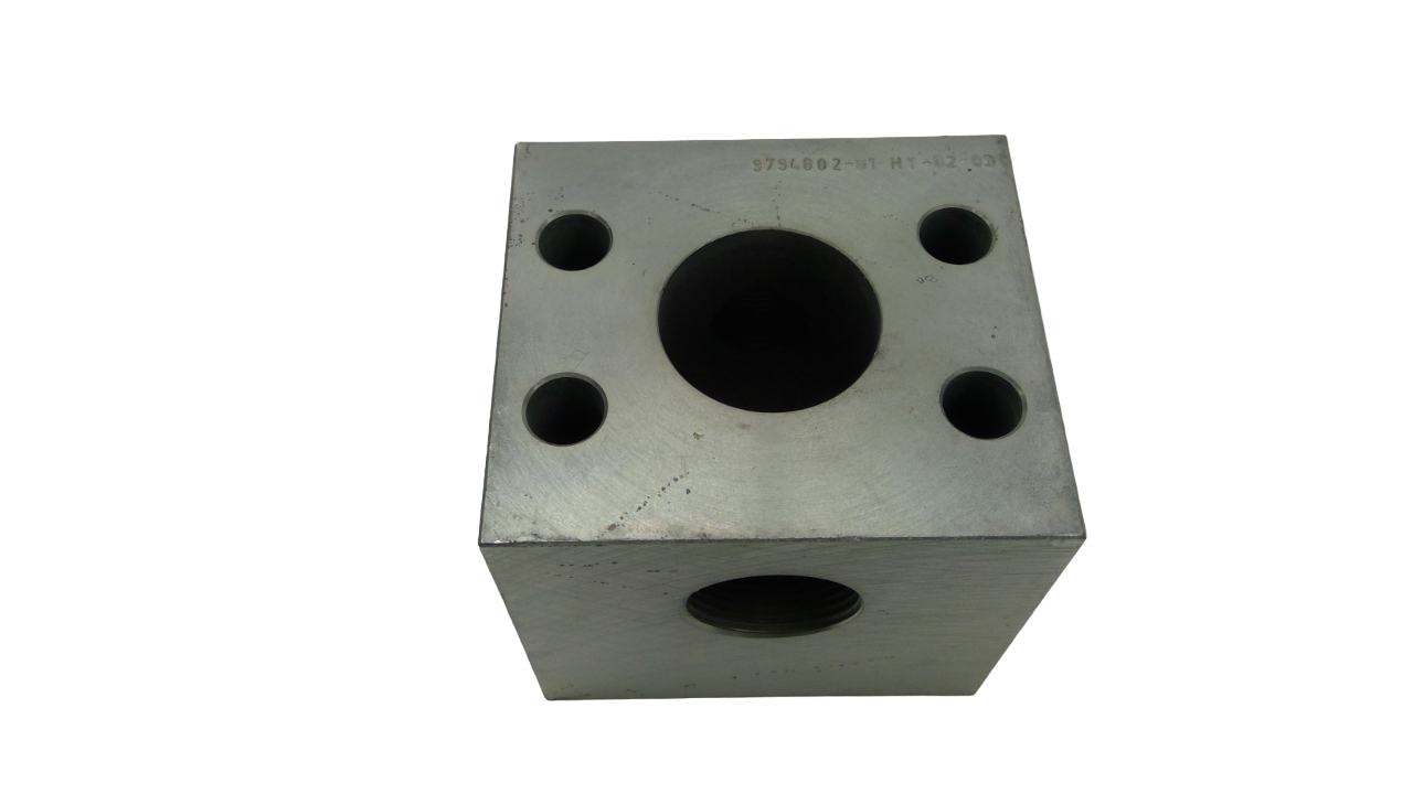 New OEM Genuine John Deere Manifold, Part # AT278144