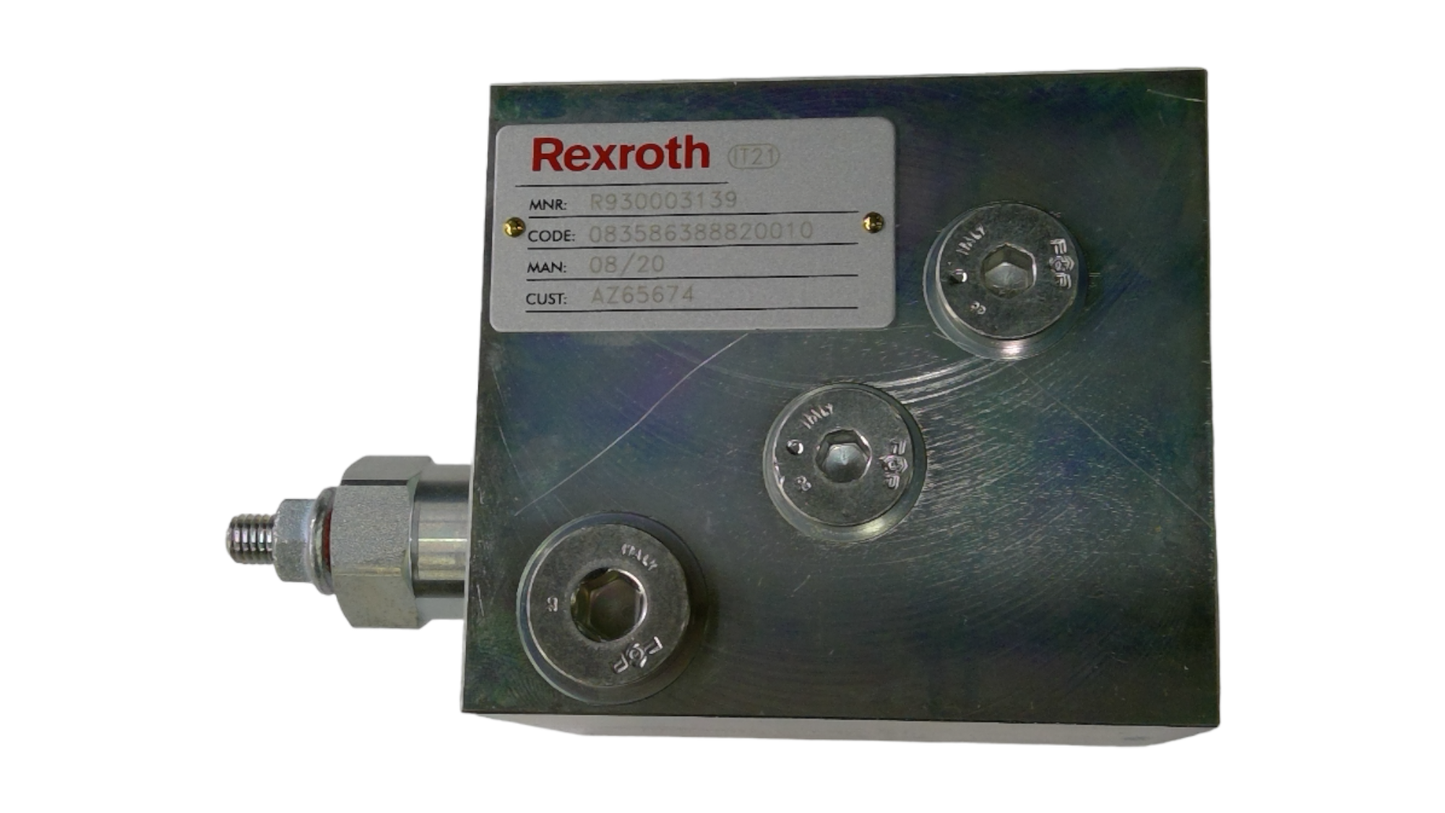 New OEM Genuine John Deere Valve, Part # AZ65674