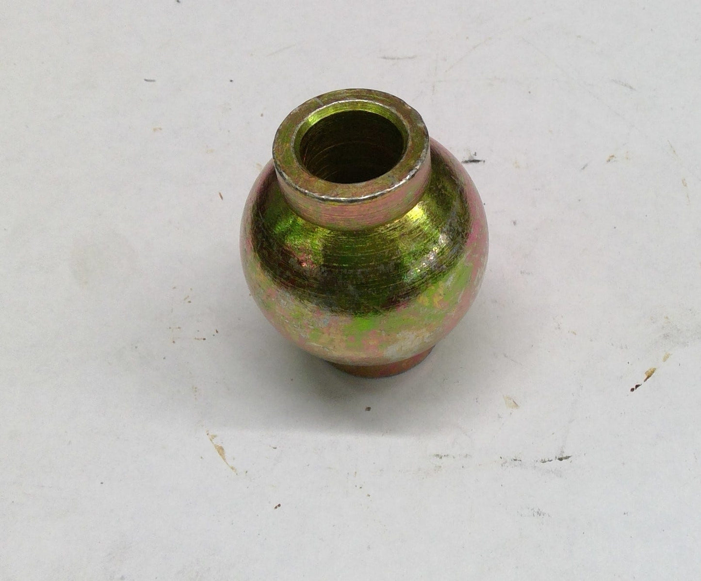 New OEM Genuine John Deere Pivot, Part # E20300