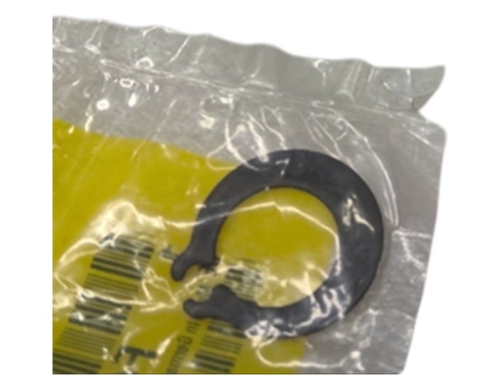 New OEM Genuine John Deere Ring, Part # F437161