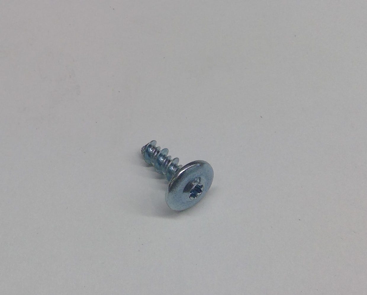 New OEM Genuine John Deere Screw, Part # GX22308