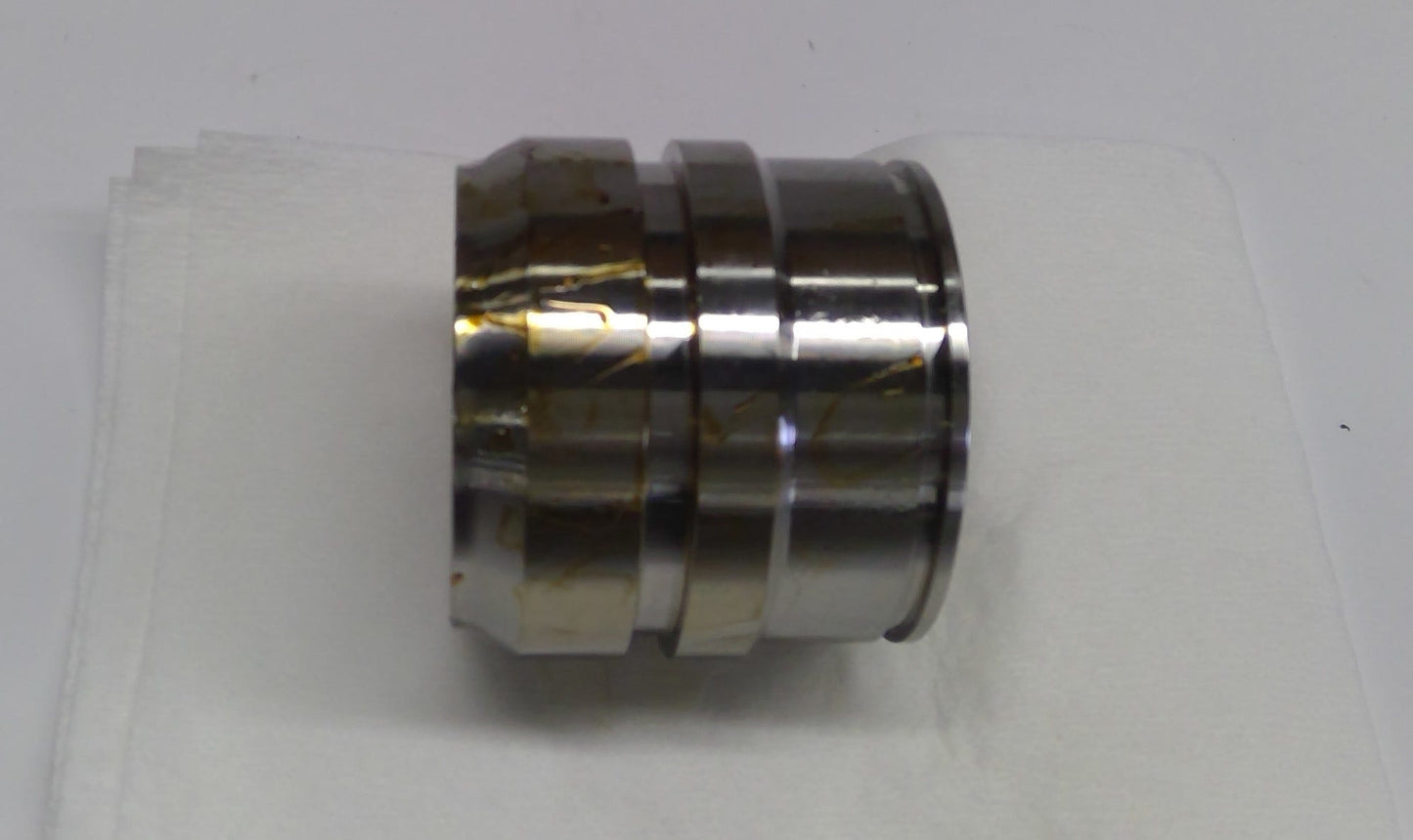 New OEM Genuine John Deere Hydr. Cylinder Rod Guide, Part # H154109