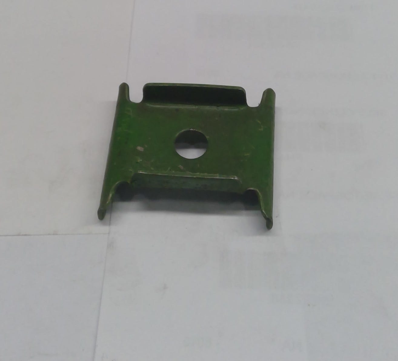 New OEM Genuine John Deere Holder, Part # H2302B