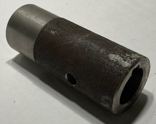 New OEM Genuine John Deere Muffe, Part # LCA57590