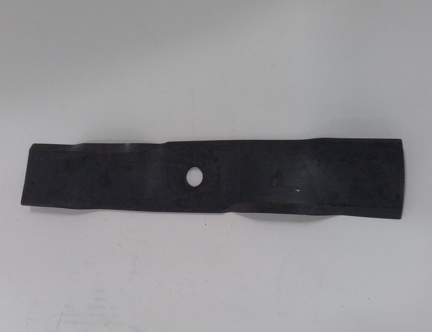 New OEM Genuine John Deere Mower Blade, Part # M119233