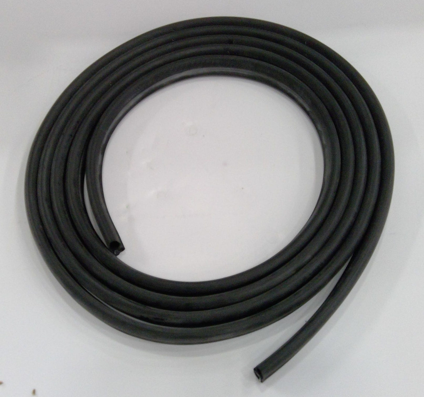 New OEM Genuine John Deere Weatherstrip, Part # M131445