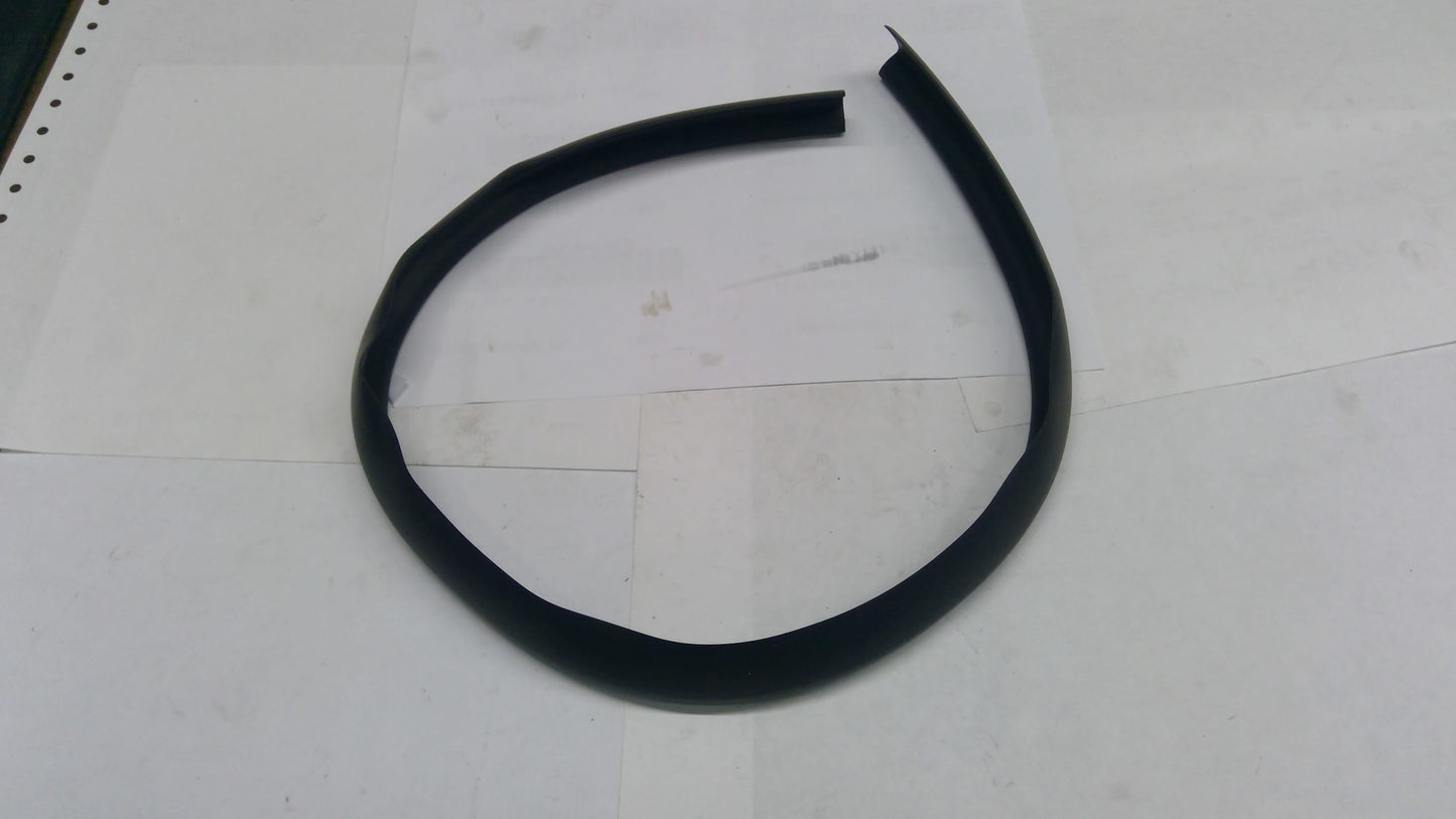 New OEM Genuine John Deere Molding, Part # M143381