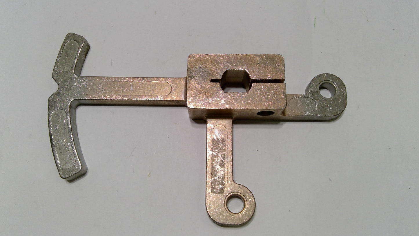 New OEM Genuine John Deere Lever Control, Part # M70925