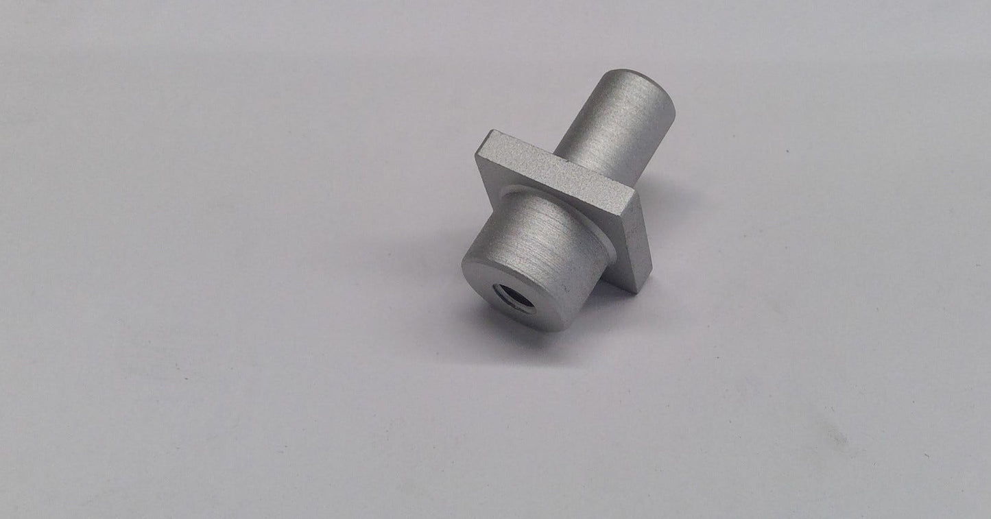 New OEM Genuine John Deere Roller, Part # M84985