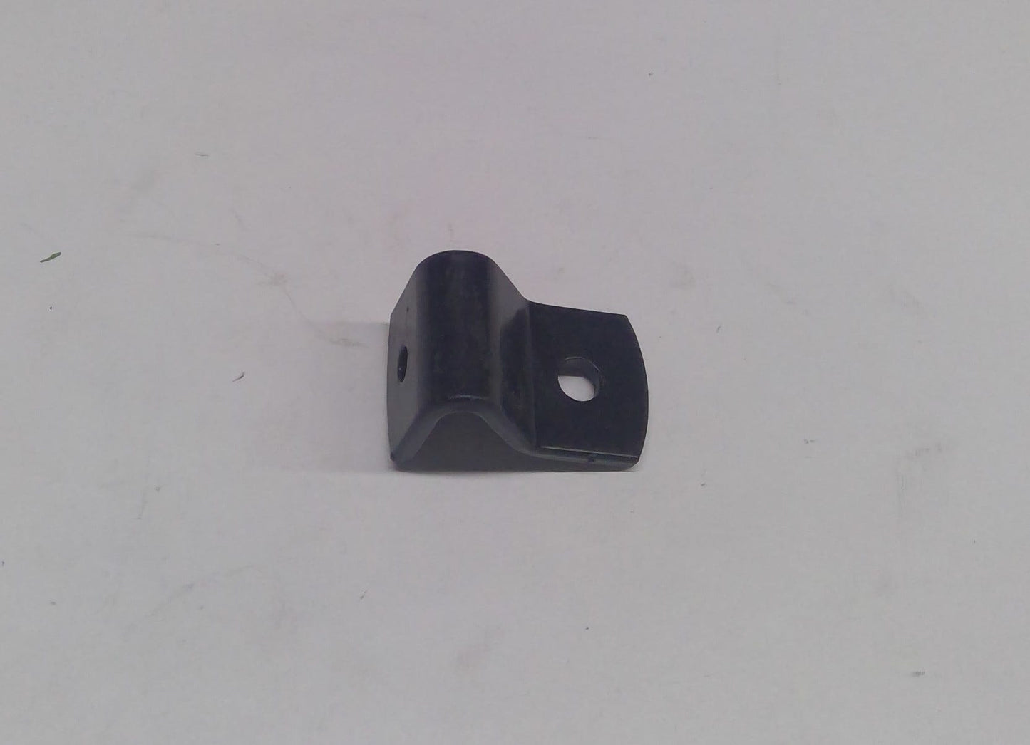 New OEM Genuine John Deere Bracket, Part # M96906