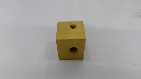 New OEM Genuine John Deere Manifold, Part # N280243