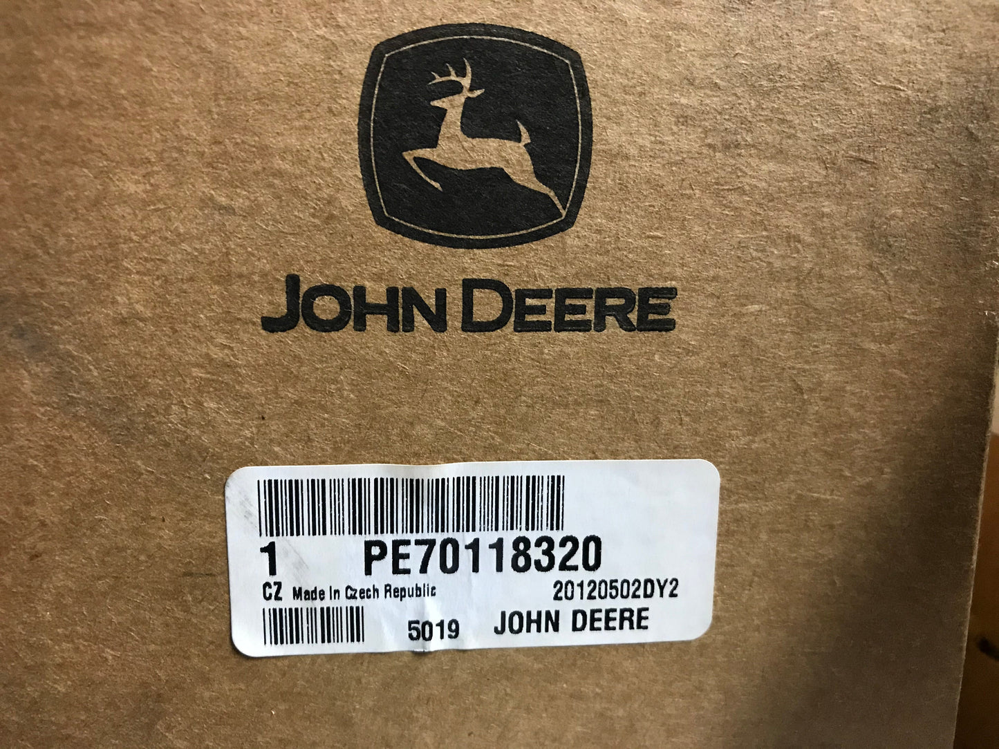 New OEM Genuine John Deere Valve, Part # PE70118320