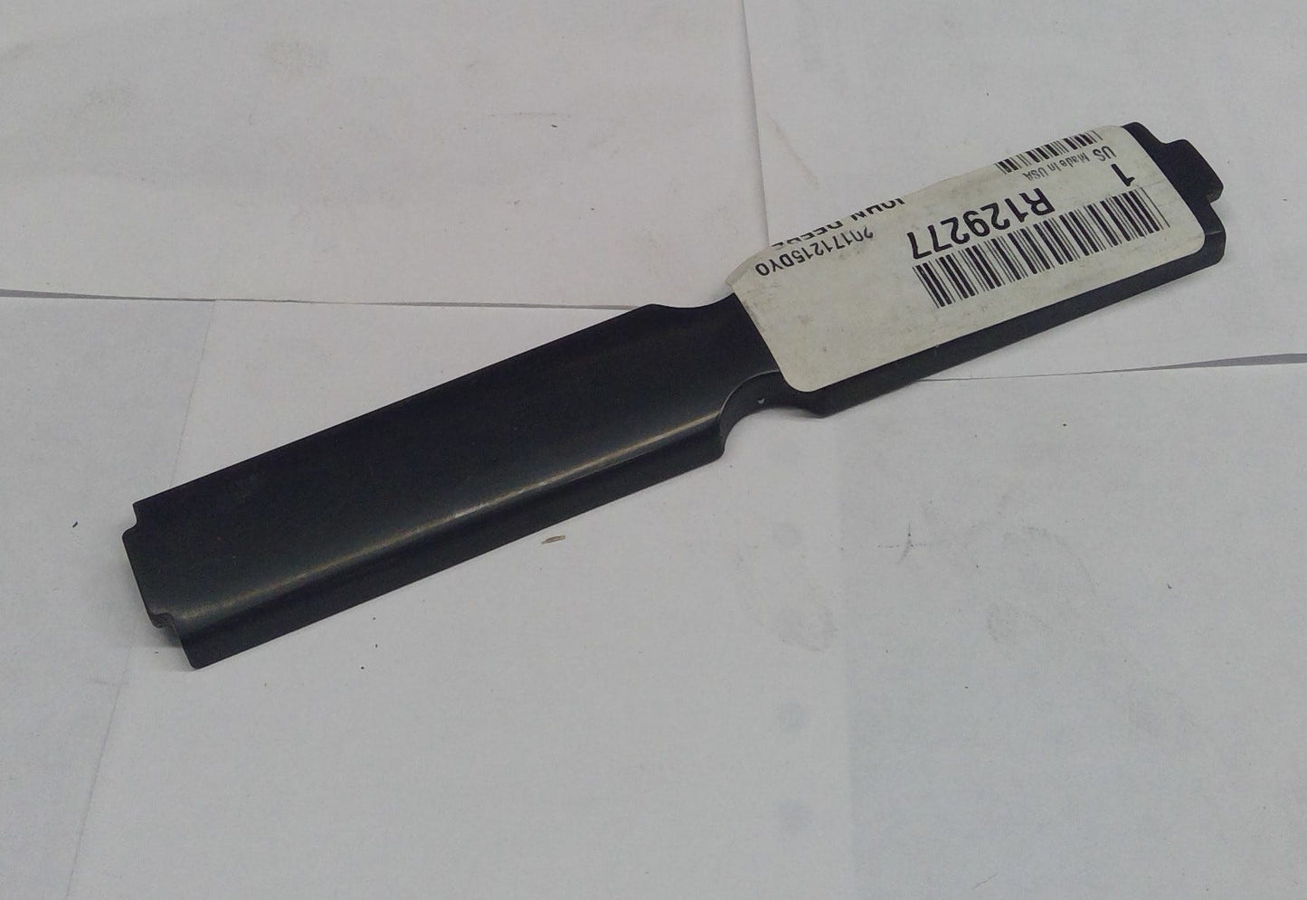 New OEM Genuine John Deere Sealing Trim, Part # R129277