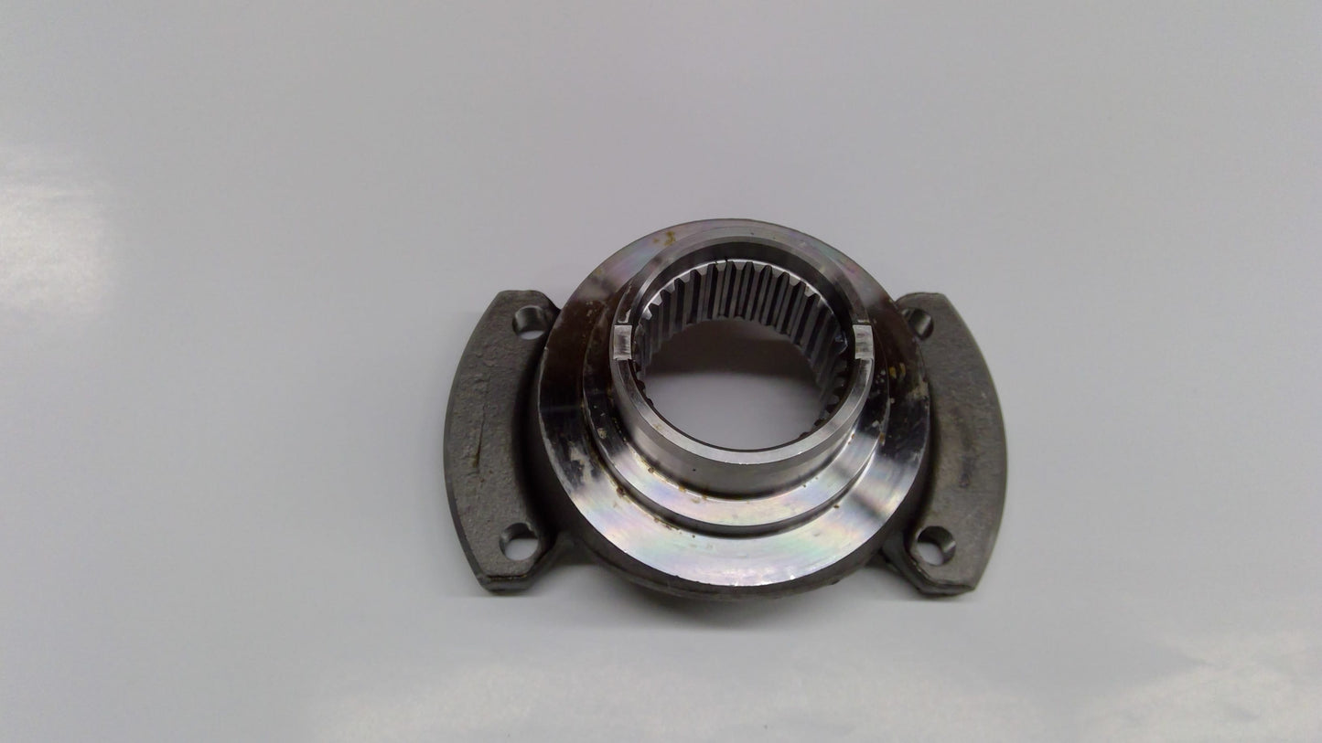 New OEM Genuine John Deere Universal Joint Yoke, Part # R134606