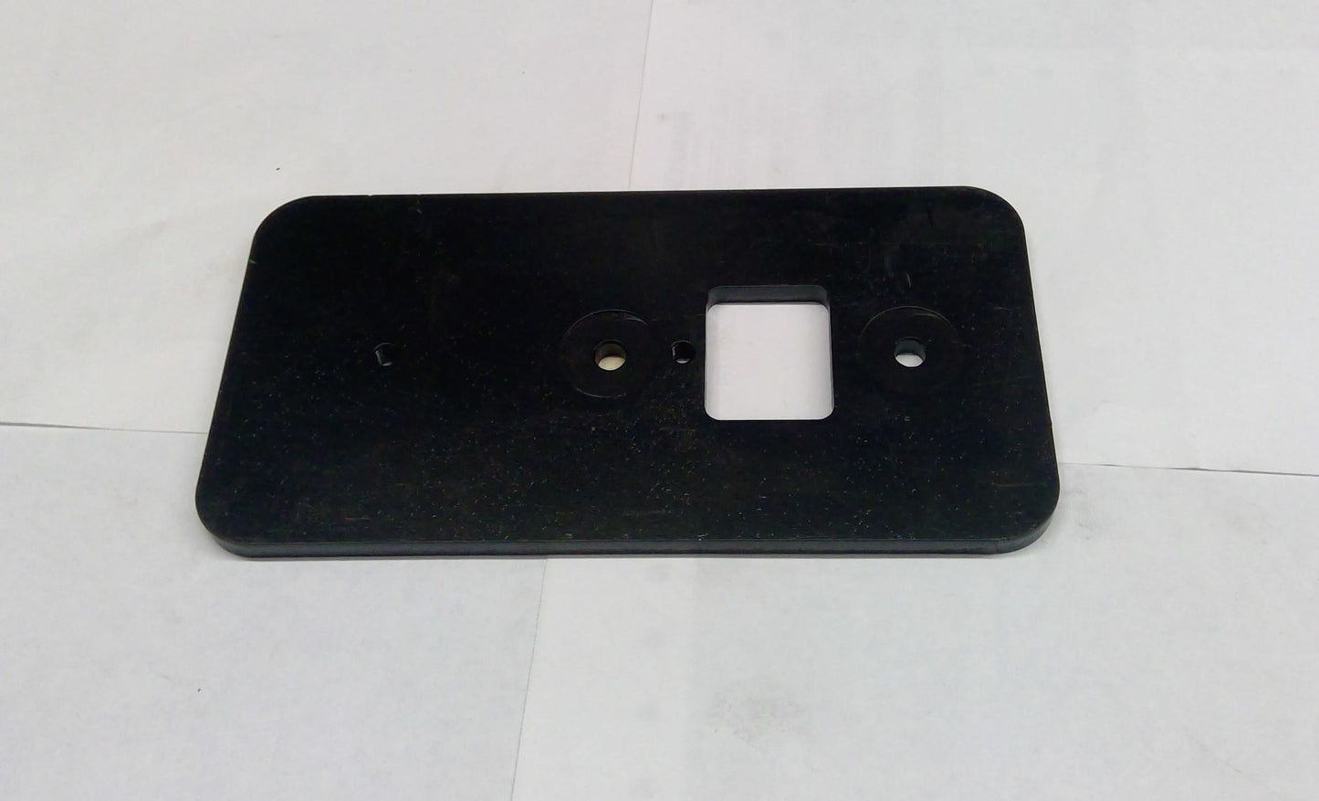 New OEM Genuine John Deere Bracket, Part # R155265